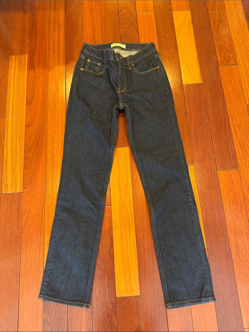 Abercrombie Mid-Rise 90’s Straight